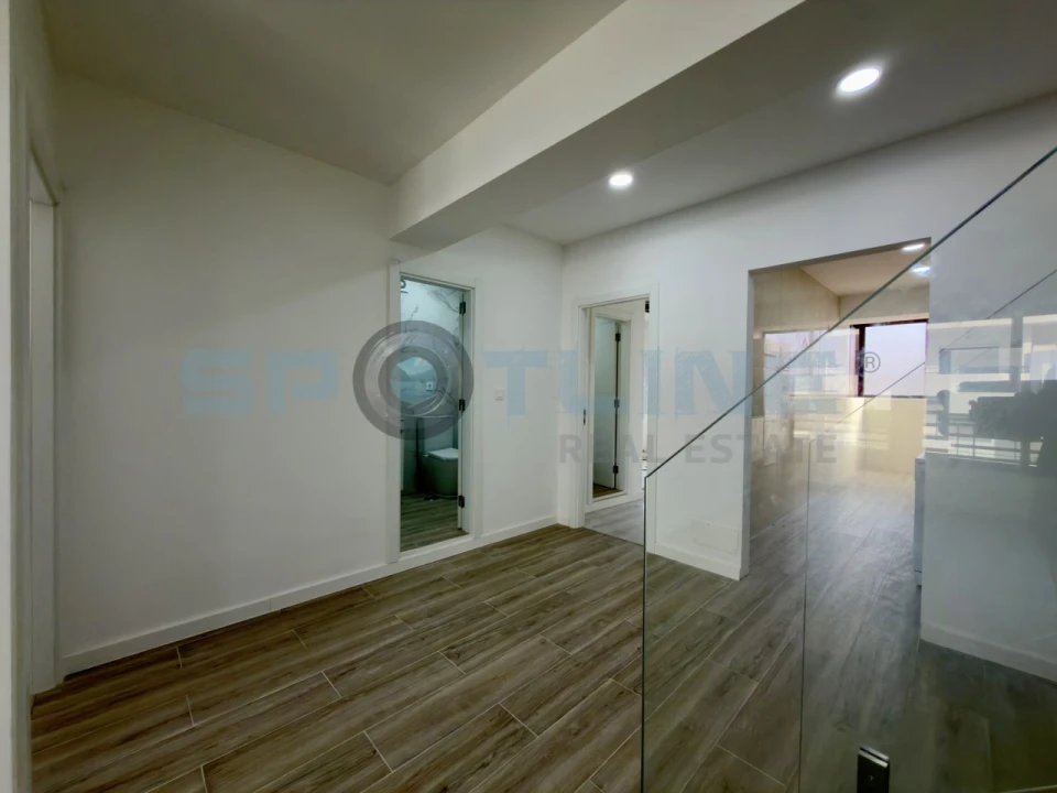 Apartamento T3 para Venda em Costa da Caparica Foto 12