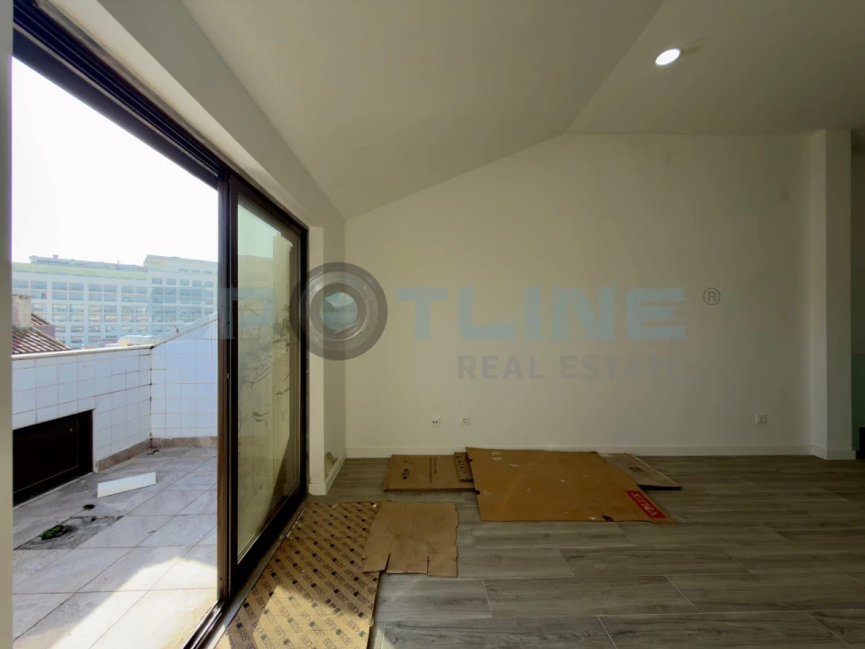 Apartamento T3 para Venda em Costa da Caparica Foto 52