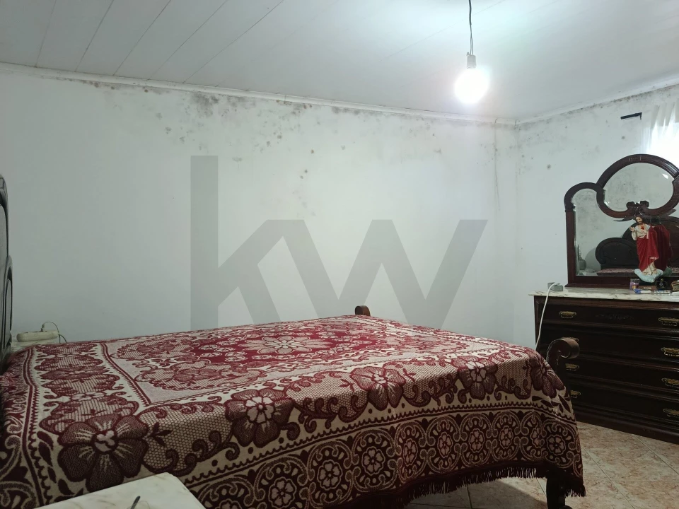 Moradia T2 para Venda em Ribeirinha Foto 8