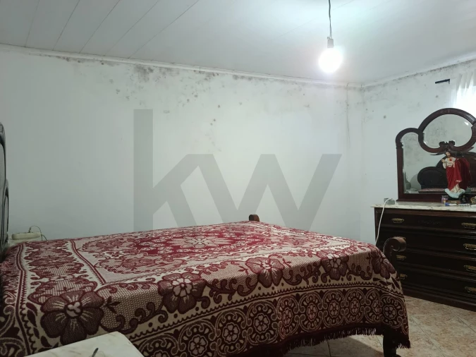 Moradia T2 para Venda em Ribeirinha Foto 8