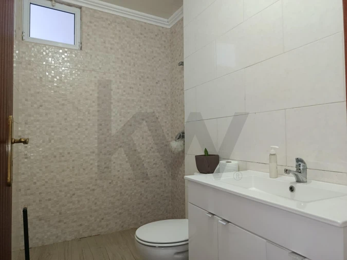 Moradia T2 para Venda em Ribeirinha Foto 5