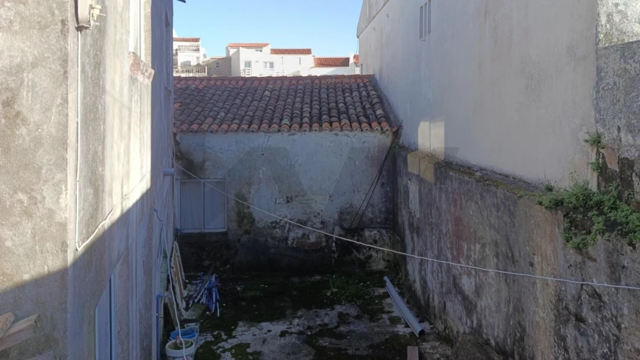 Moradia T2 para Venda em Ribeirinha Foto 10