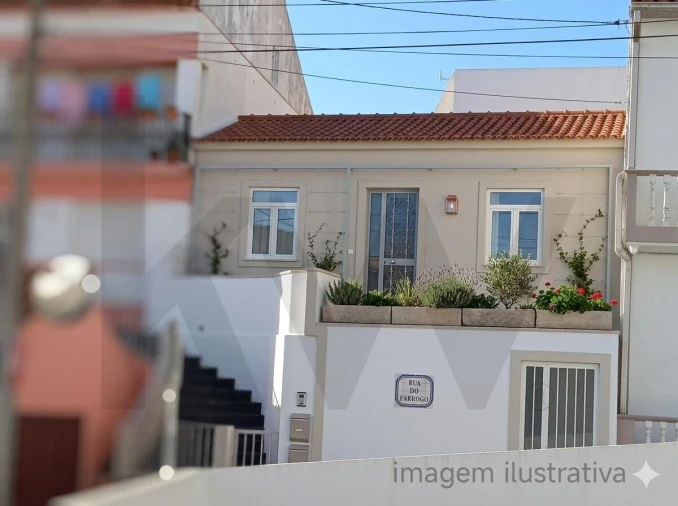 Moradia T2 para Venda em Ribeirinha Foto 1