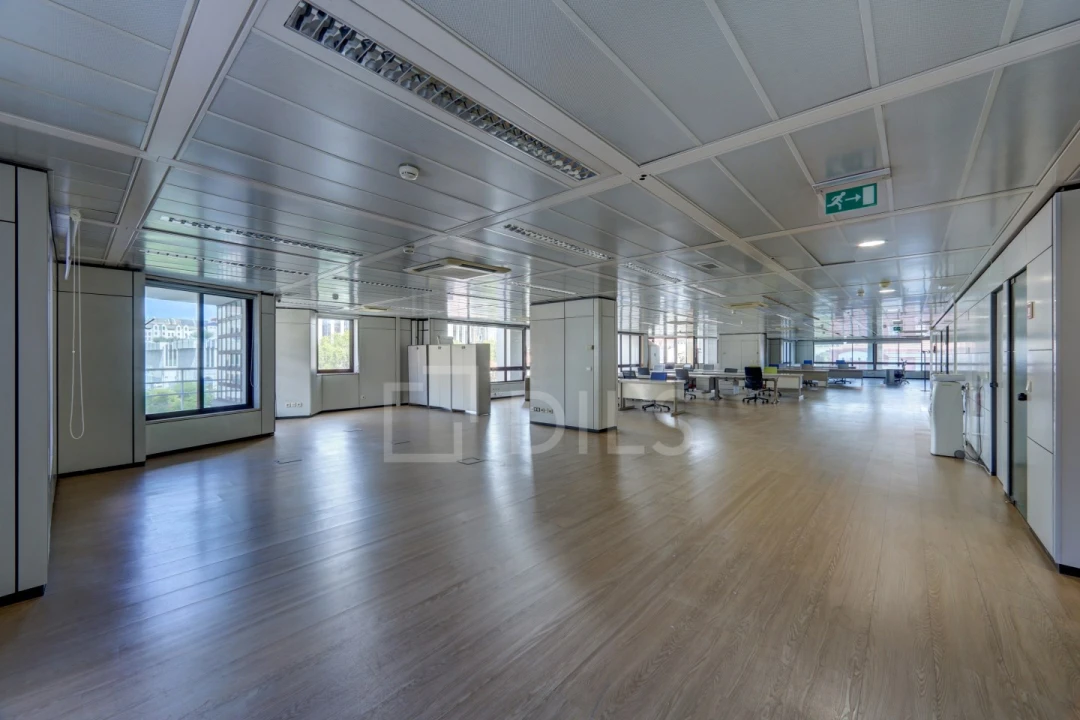 Prédio para Arrendamento em Areeiro Foto 2