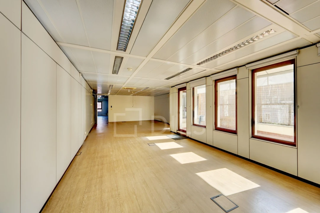 Prédio para Arrendamento em Areeiro Foto 16