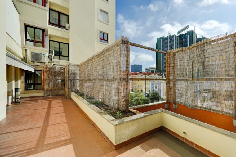 Prédio para Arrendamento em Areeiro Foto 13