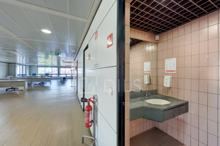 Prédio para Arrendamento em Areeiro Foto 20