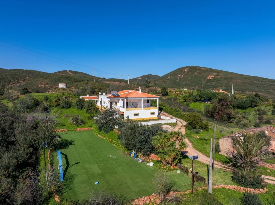 Moradia T4 para Venda em São Silvestre Foto 1