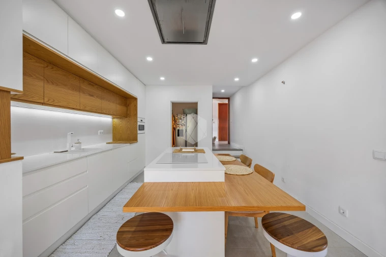 Moradia T4 para Venda em São Silvestre Foto 9