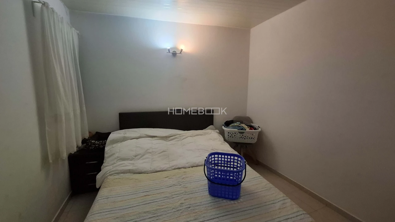 Moradia T2 para Venda em Quelfes Foto 8