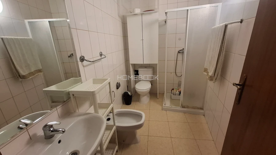 Moradia T2 para Venda em Quelfes Foto 12