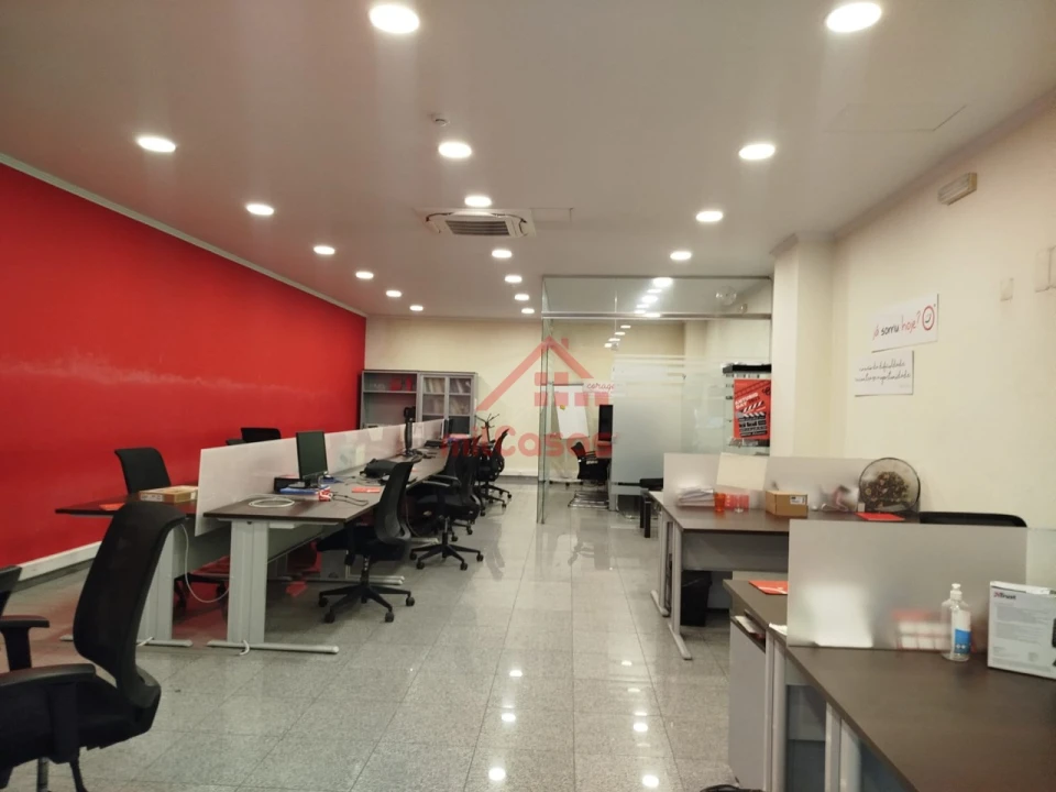 Escritório para Arrendamento em Penha de França Foto 1