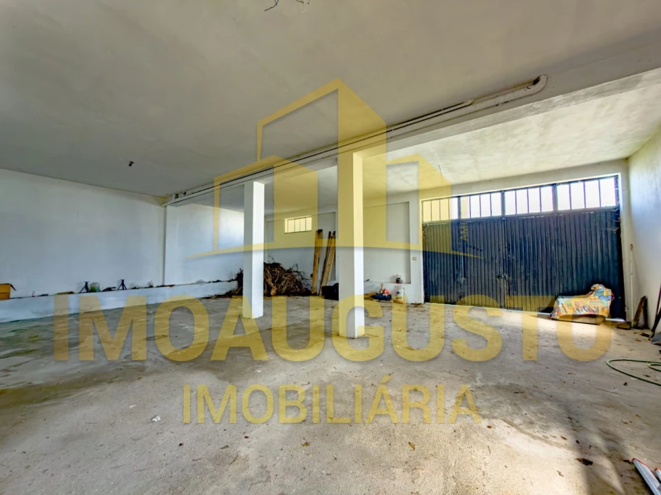 Moradia T4 para Venda em Guarda Foto 16