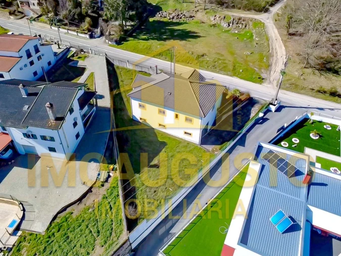 Moradia T4 para Venda em Guarda Foto 2