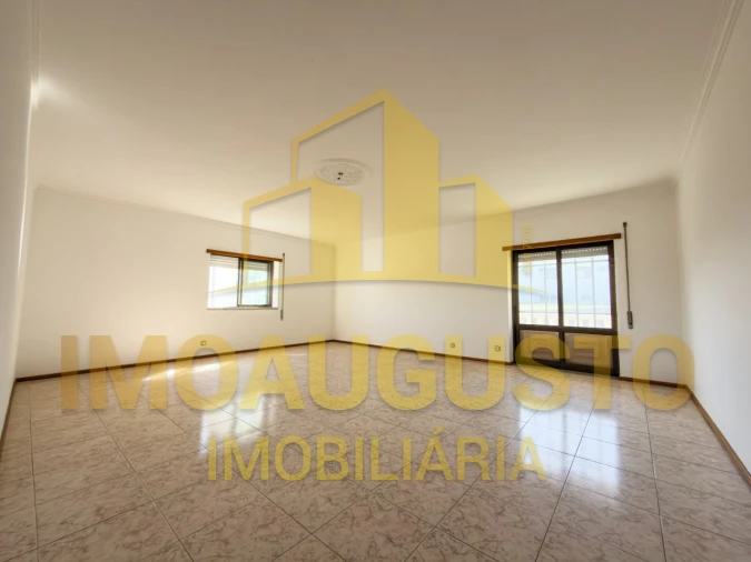 Moradia T4 para Venda em Guarda Foto 9