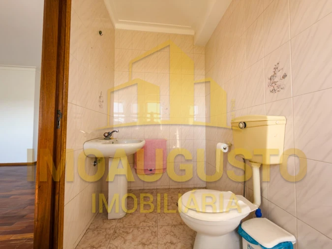 Moradia T4 para Venda em Guarda Foto 15