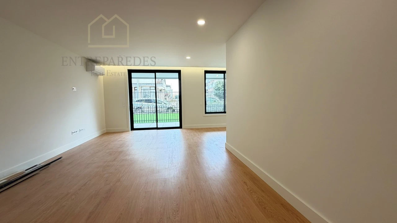 Apartamento T4 para Venda em Santa Maria da Feira, Travanca, Sanfins e Espargo Foto 3