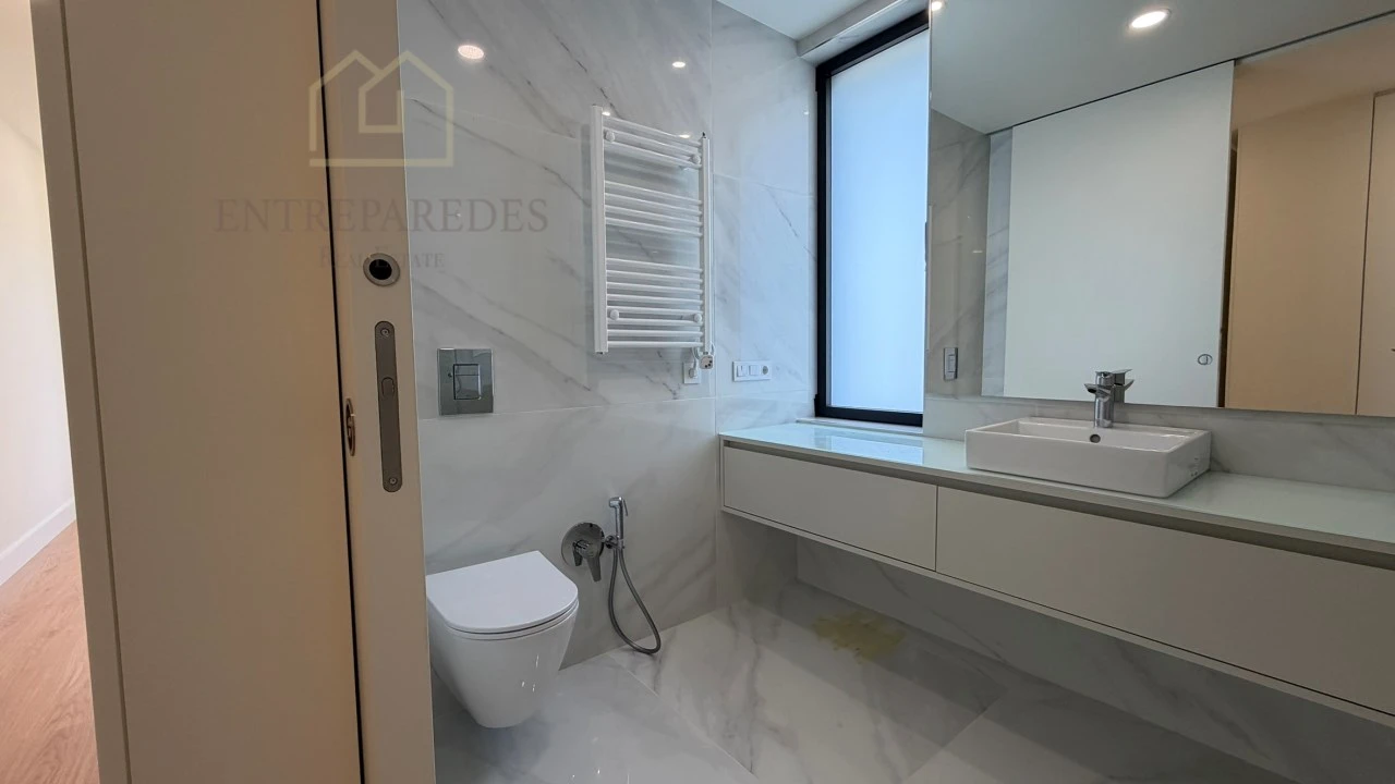 Apartamento T4 para Venda em Santa Maria da Feira, Travanca, Sanfins e Espargo Foto 18