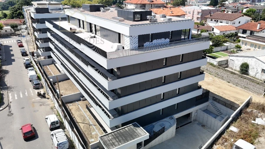 Apartamento T4 para Venda em Santa Maria da Feira, Travanca, Sanfins e Espargo Foto 11