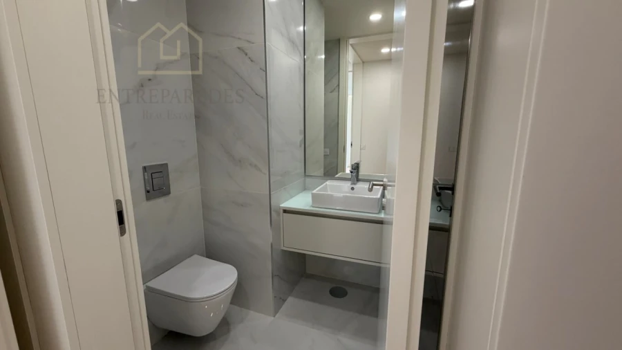 Apartamento T4 para Venda em Santa Maria da Feira, Travanca, Sanfins e Espargo Foto 15