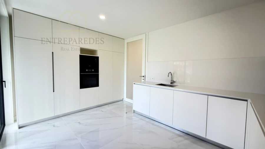 Apartamento T4 para Venda em Santa Maria da Feira, Travanca, Sanfins e Espargo Foto 25