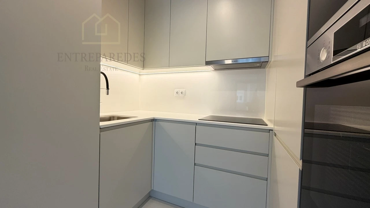 Apartamento T2 para Venda em Espinho Foto 8