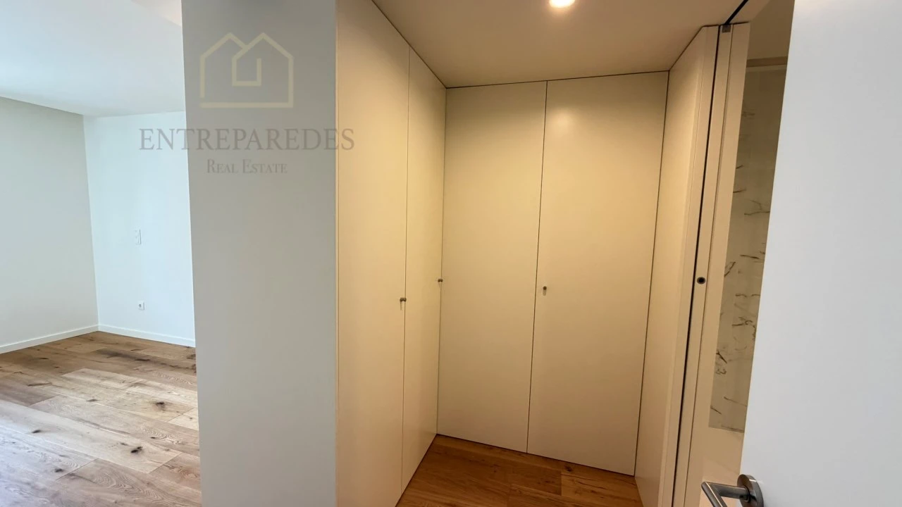 Apartamento T2 para Venda em Espinho Foto 14