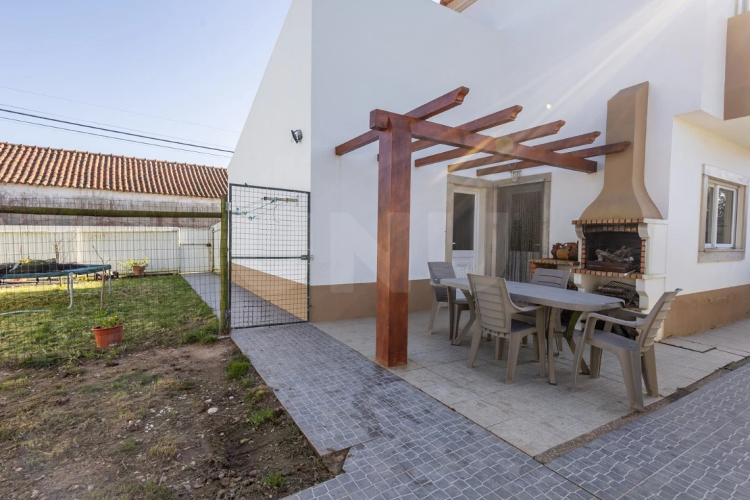 Moradia T3 para Venda em Alfeizerão Foto 38