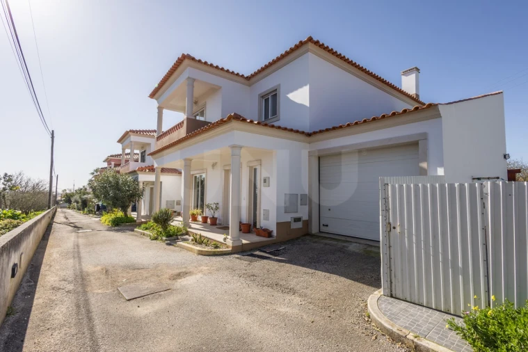 Moradia T3 para Venda em Alfeizerão Foto 1