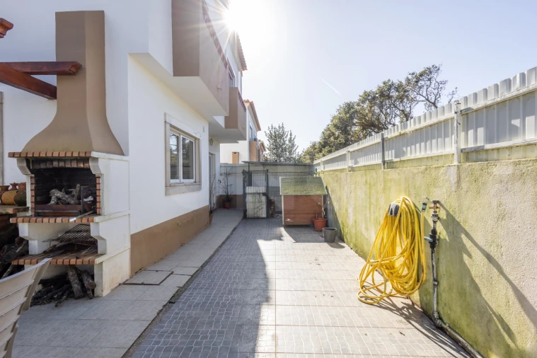 Moradia T3 para Venda em Alfeizerão Foto 36