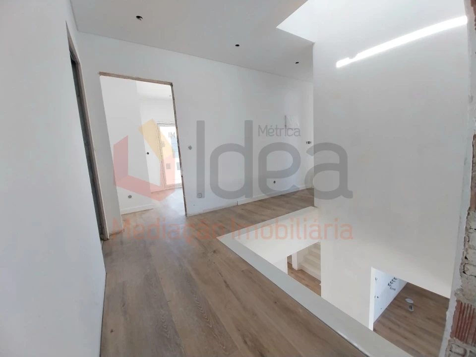 Moradia T4 para Venda em Corroios Foto 19