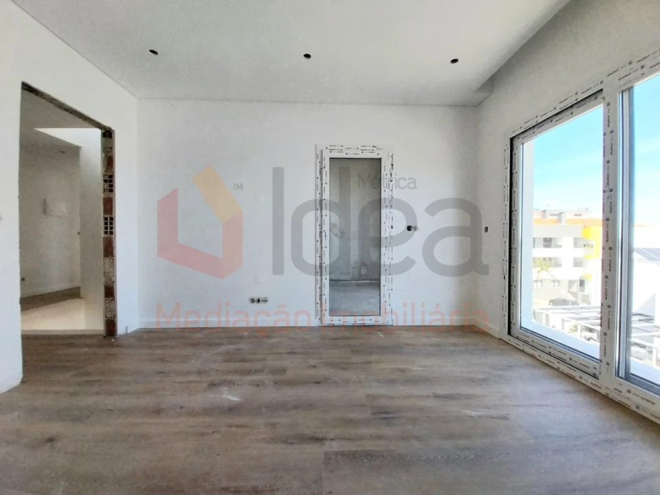 Moradia T4 para Venda em Corroios Foto 25