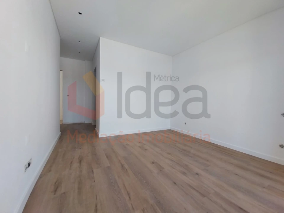 Moradia T4 para Venda em Corroios Foto 15