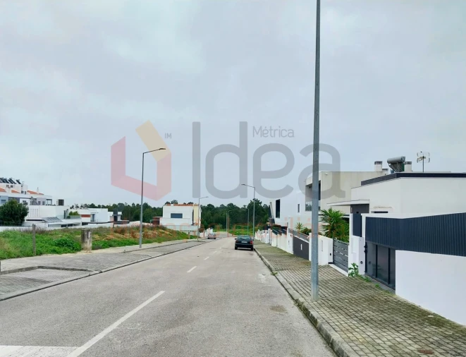 Moradia T4 para Venda em Corroios Foto 31