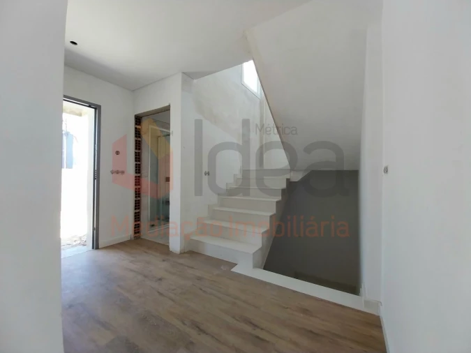 Moradia T4 para Venda em Corroios Foto 8