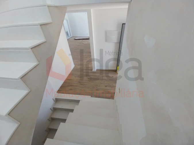 Moradia T4 para Venda em Corroios Foto 10