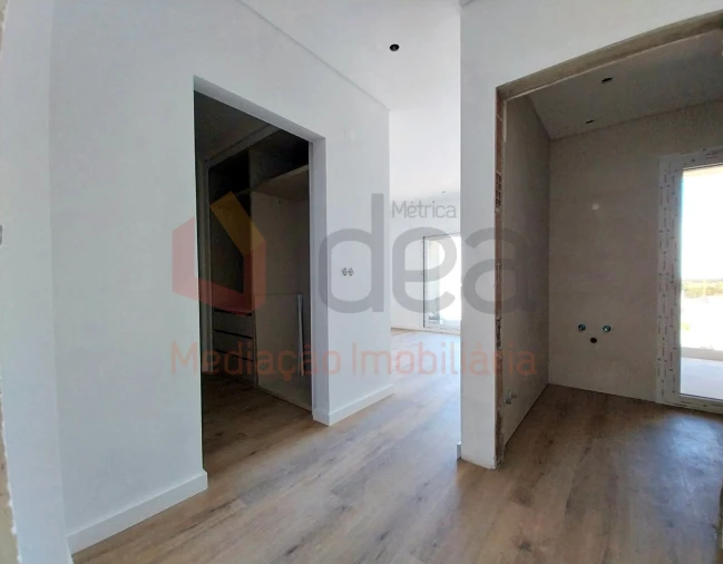 Moradia T4 para Venda em Corroios Foto 14