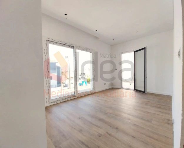 Moradia T4 para Venda em Corroios Foto 20