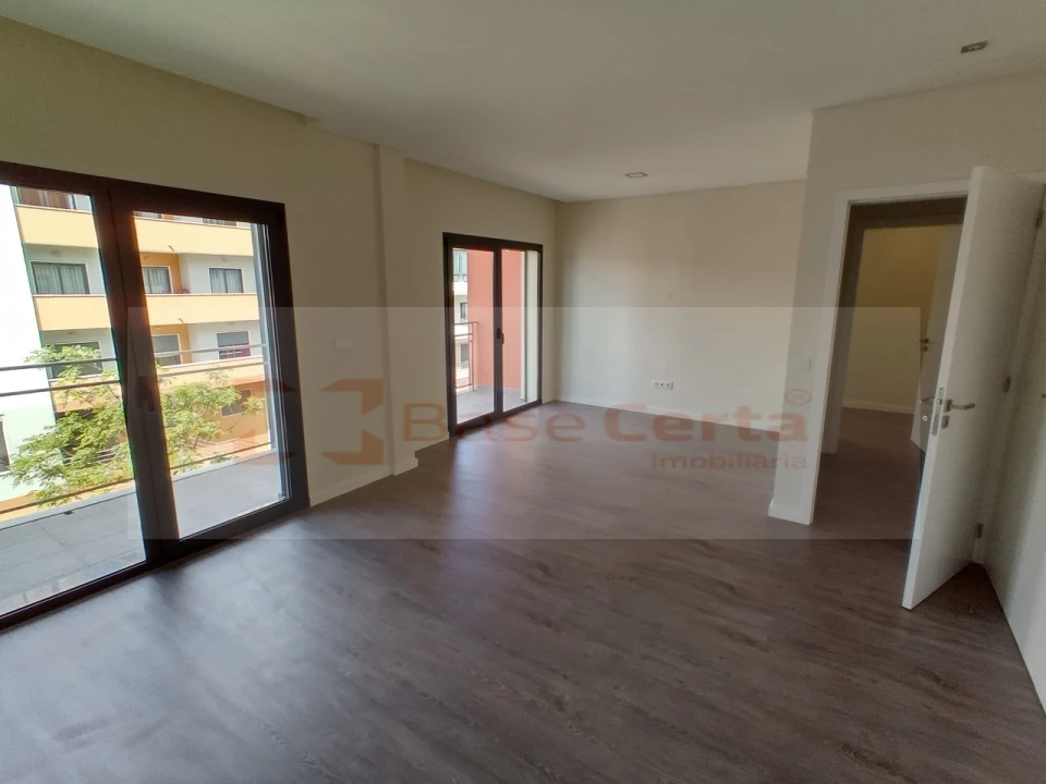 Apartamento T3 para Venda em Corroios Foto 17