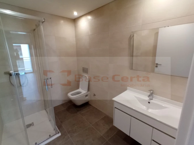 Apartamento T3 para Venda em Corroios Foto 16