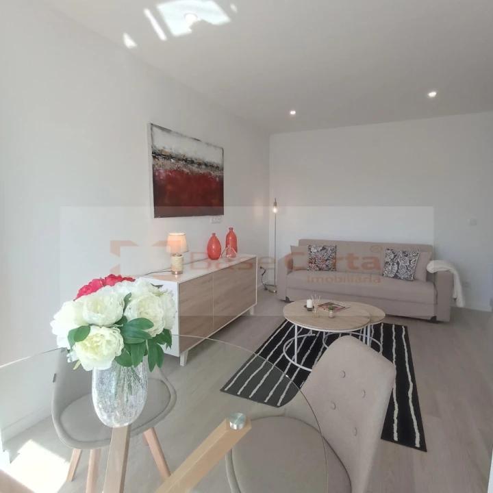 Apartamento T3 para Venda em Benfica Foto 5