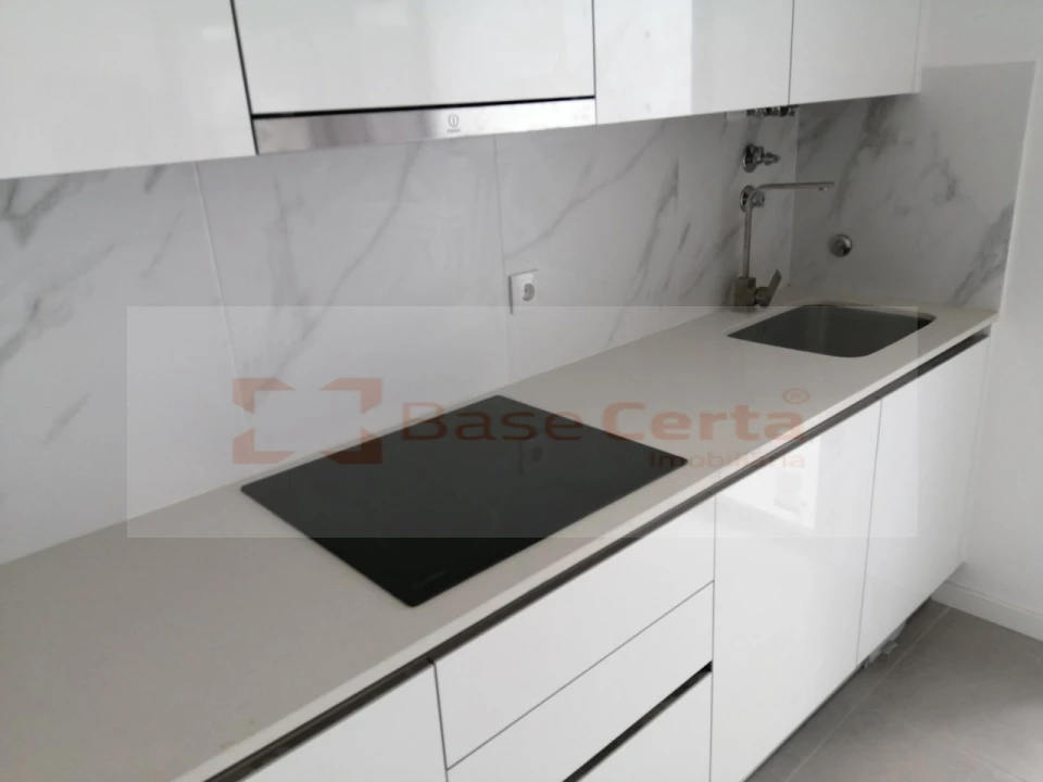 Apartamento T3 para Venda em Corroios Foto 2
