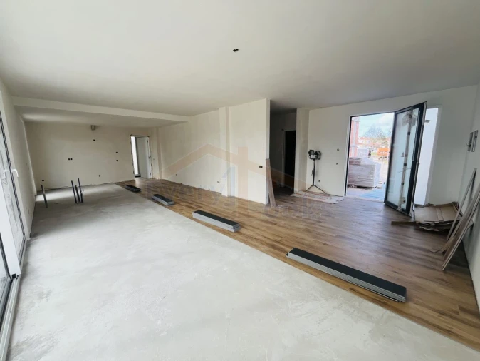 Moradia T4 para Venda em Santa Maria, São Pedro e Sobral da Lagoa Foto 3