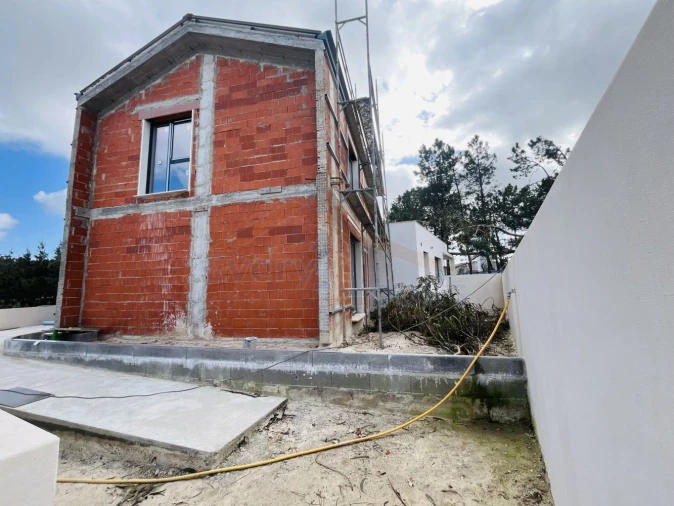 Moradia T4 para Venda em Santa Maria, São Pedro e Sobral da Lagoa Foto 15