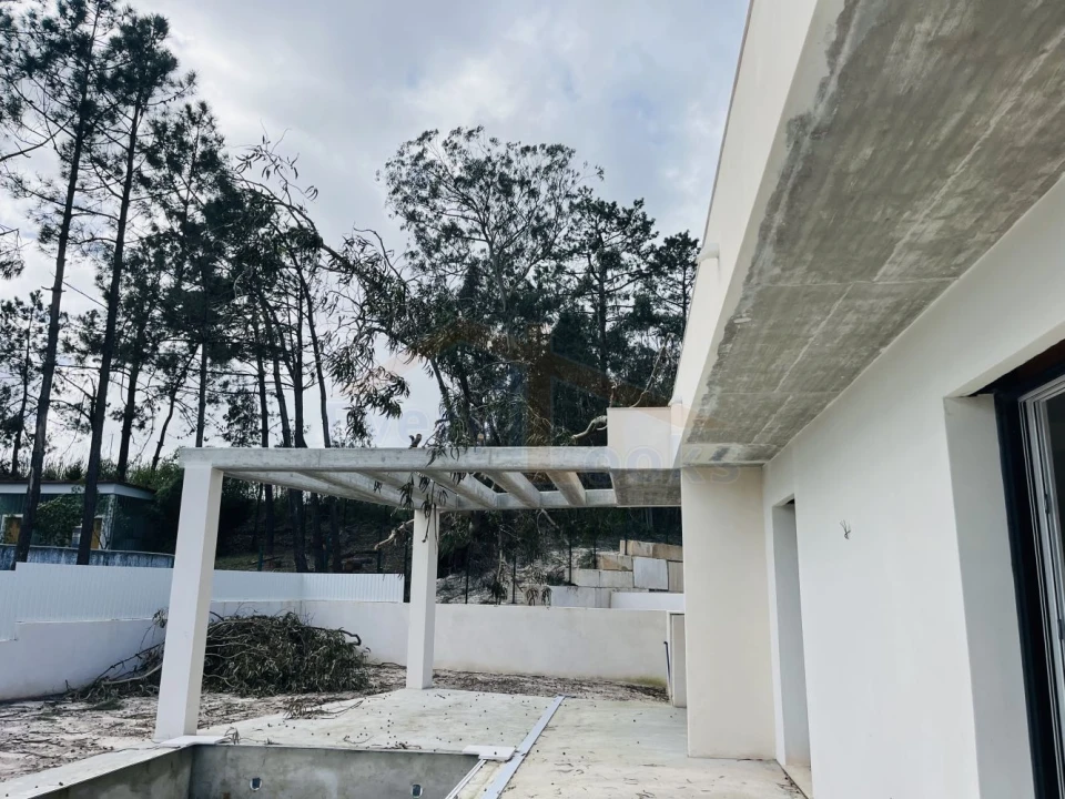 Moradia T4 para Venda em Santa Maria, São Pedro e Sobral da Lagoa Foto 13