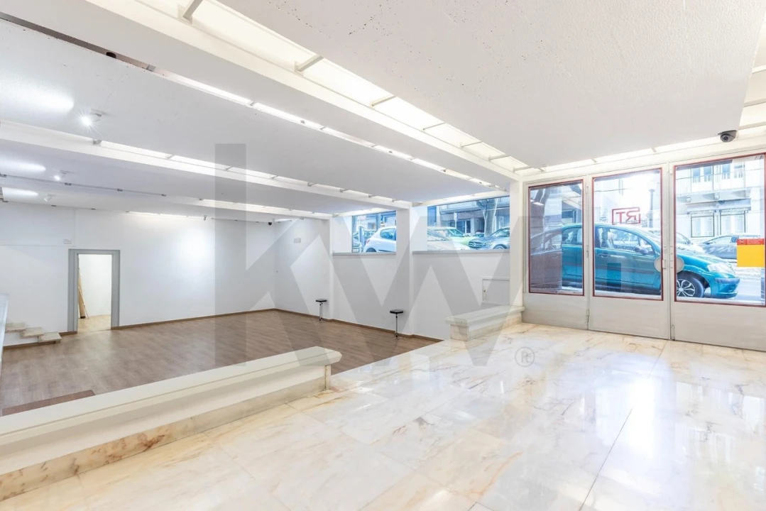 Loja para Venda em Santo António Foto 14