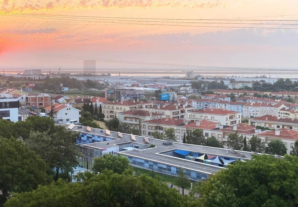 Apartamento T2 para Venda em Alverca do Ribatejo e Sobralinho Foto 1