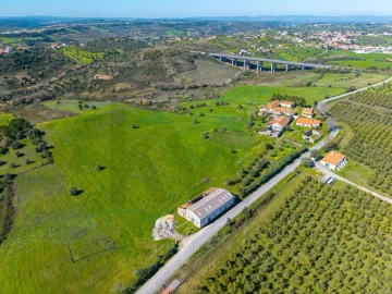 Moradia T5 para Venda em Moçarria