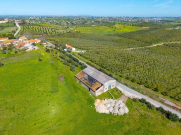 Moradia T5 para Venda em Moçarria