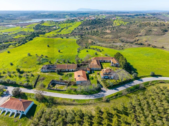 Moradia T5 para Venda em Achete, Azoia de Baixo e Póvoa de Santarém Foto 1